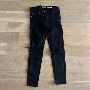 Black stradivarius cropped jeans with knee rips, size 36. Bought in Europe.
